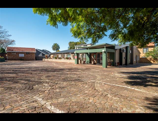 415M² MEDICAL SUITE FOR SALE IN RANDHART